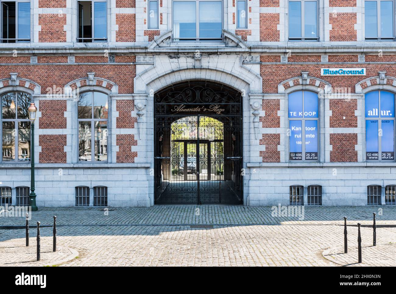 Schaerbeek, capitale di Bruxelles, Belgio, 04 20 2019 facciata dell'ex base militare di Dailly-Baudouin Foto Stock