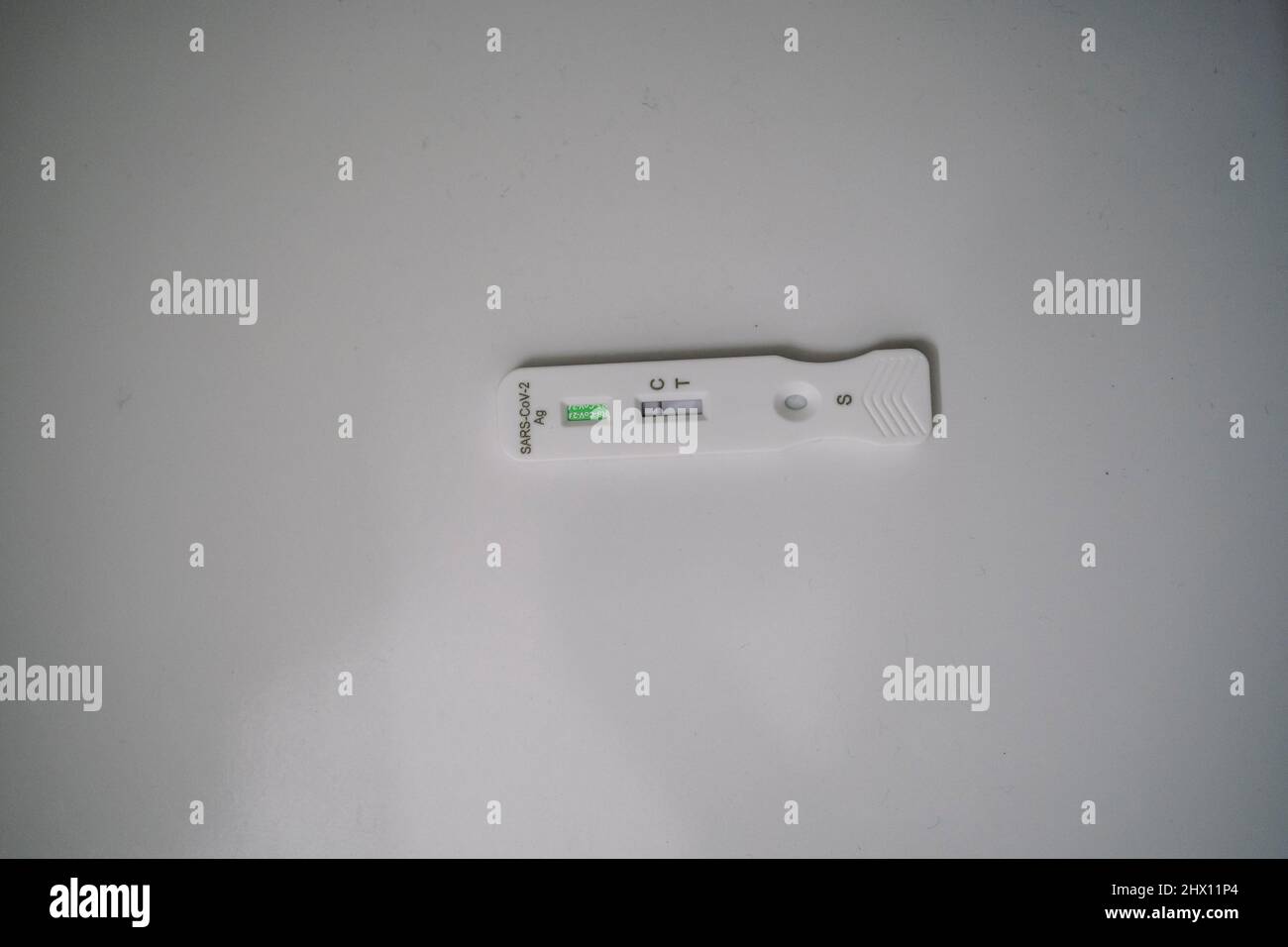 Kit nasale SARS Cov 2 Antigen Rapid Test con esito negativo. Autotest a ...