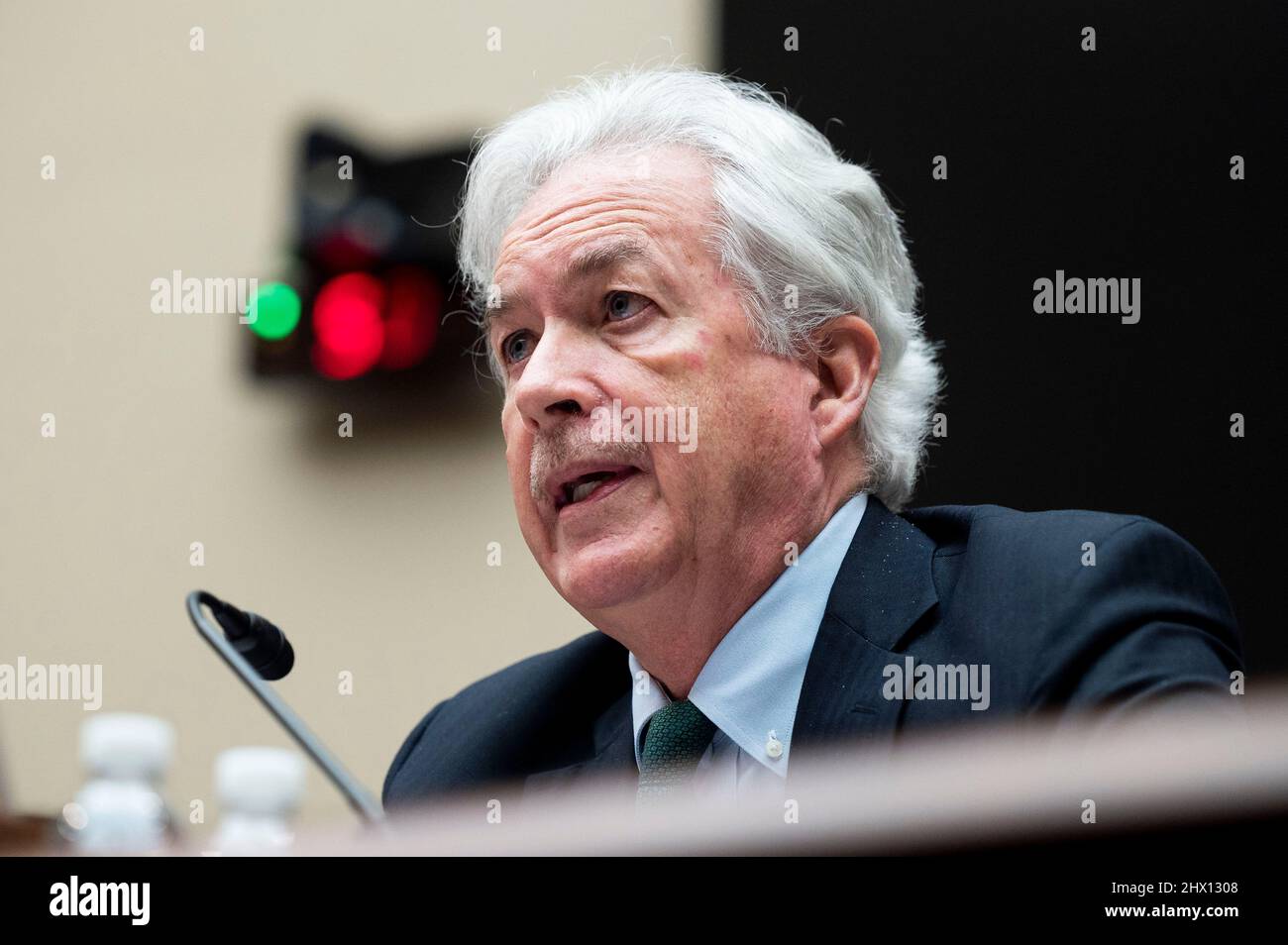 Washington, DC, Stati Uniti. 8th Mar 2022. 8 marzo 2022 - Washington, DC, Stati Uniti: WILLIAM BURNS, Direttore, Central Intelligence Agency, parlando ad un'audizione della Camera permanente Select Committee on Intelligence. (Credit Image: © Michael Brochstein/ZUMA Press Wire) Foto Stock