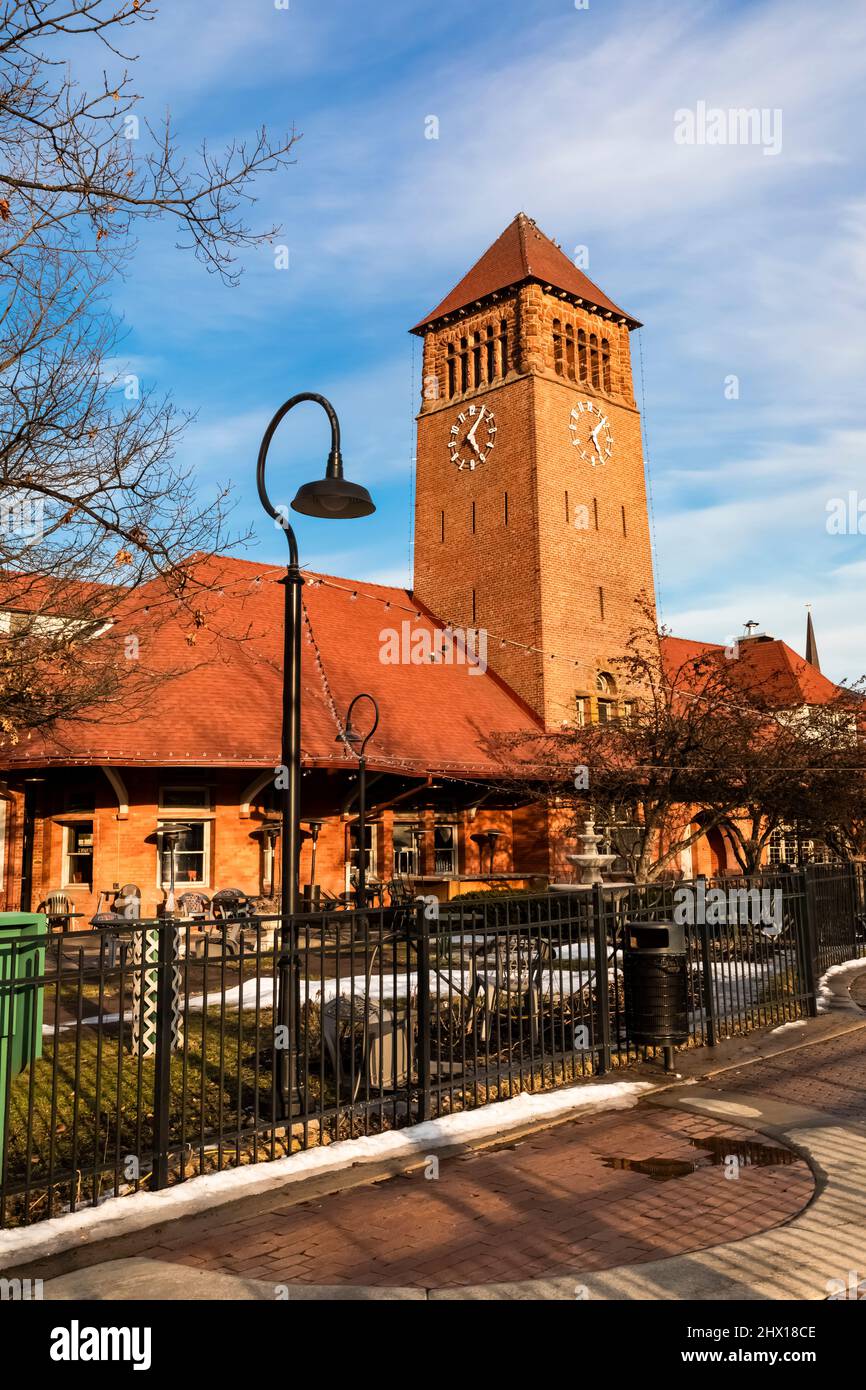 Old Michigan Central Railroad Depot, ora un ristorante, nel centro di Battle Creek, Michigan, USA [Nessun rilascio di proprietà; solo licenza editoriale] Foto Stock