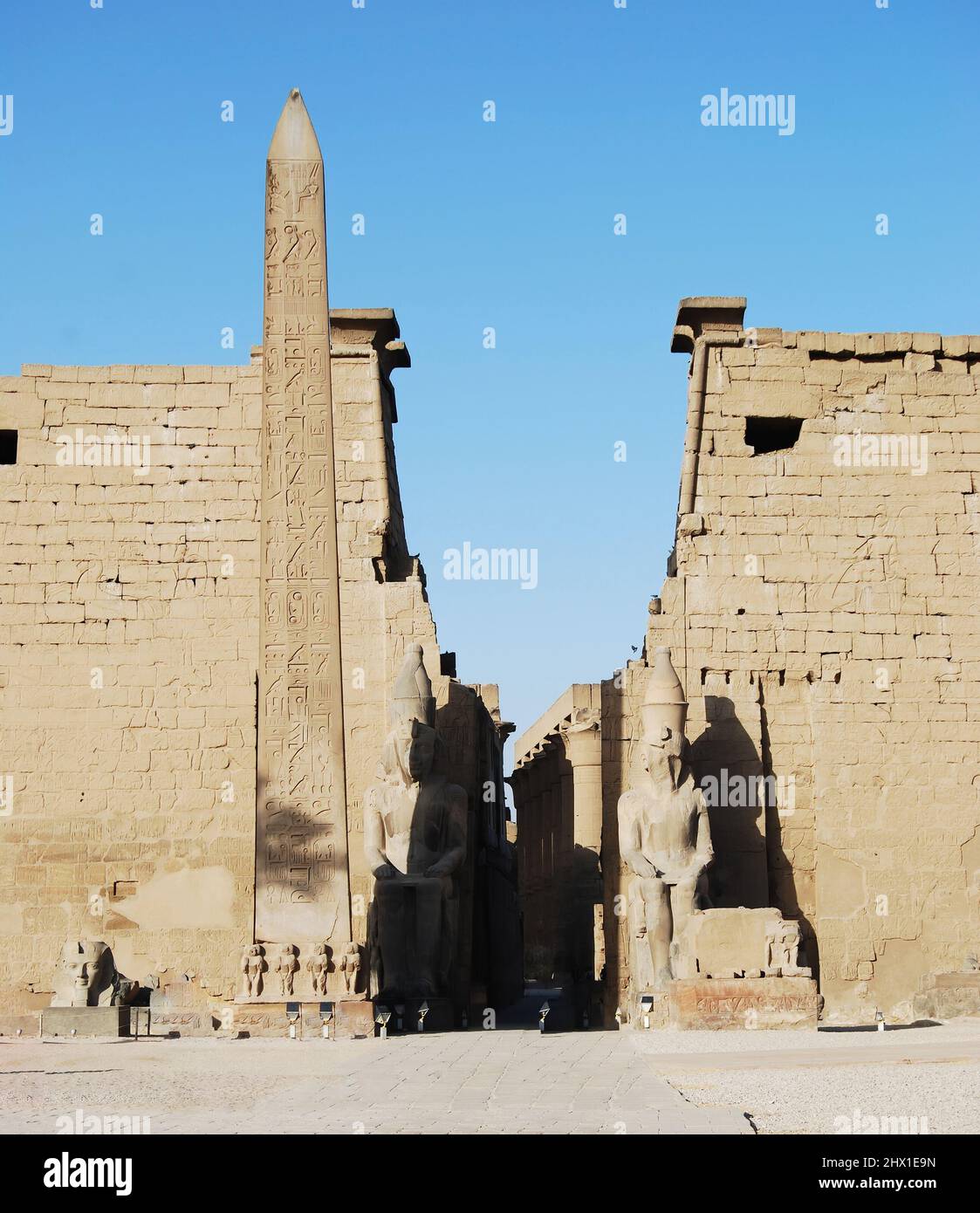 Ingresso principale all'antico Tempio Egizio di Luxor. Egitto Foto Stock