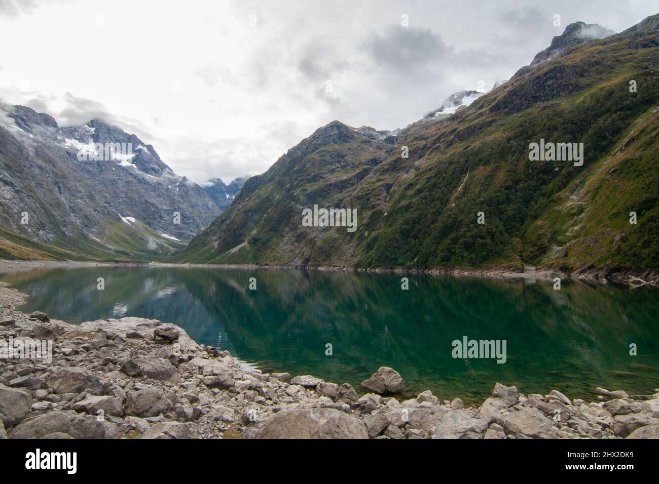 Lago Mariano Lago alpino in Fiordland Nuova Zelanda, Alpi meridionali Foto Stock