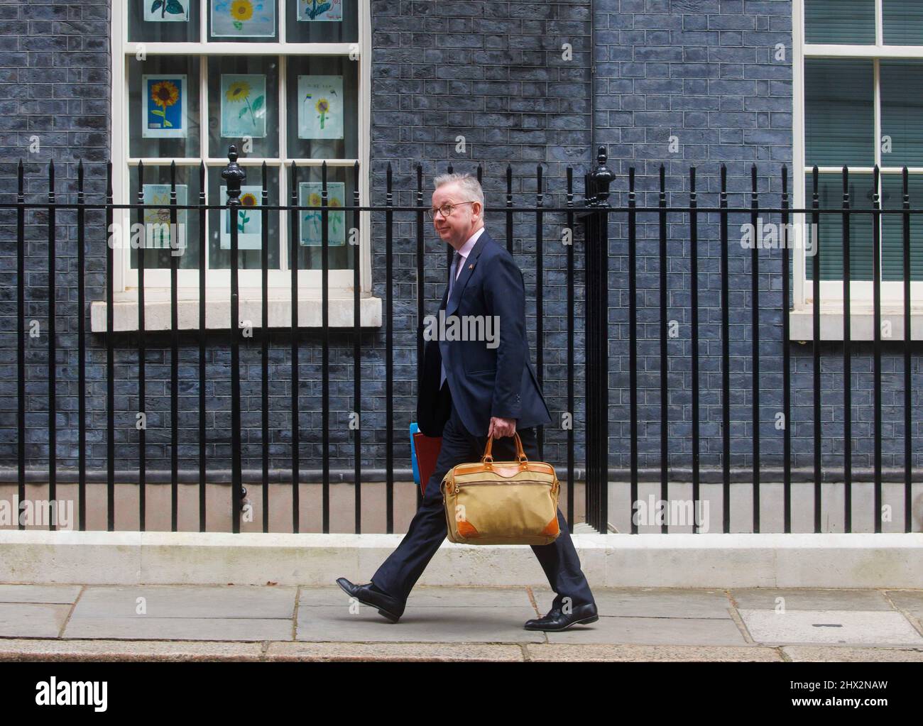 Londra, Regno Unito. 09th Mar 2022. Michae Gove, Segretario di Stato per il livellamento, l'edilizia abitativa e le Comunità e Ministro per le relazioni intergovernative a Downing Street. Credit: Mark Thomas/Alamy Live News Foto Stock