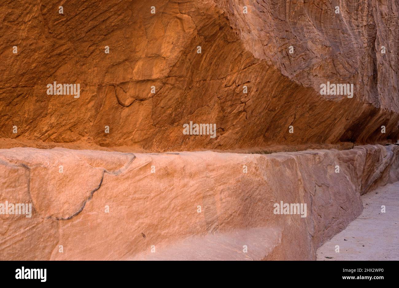 Petra, acquedotto di roccia. Governatorato di ma'an, Giordania. Foto Stock
