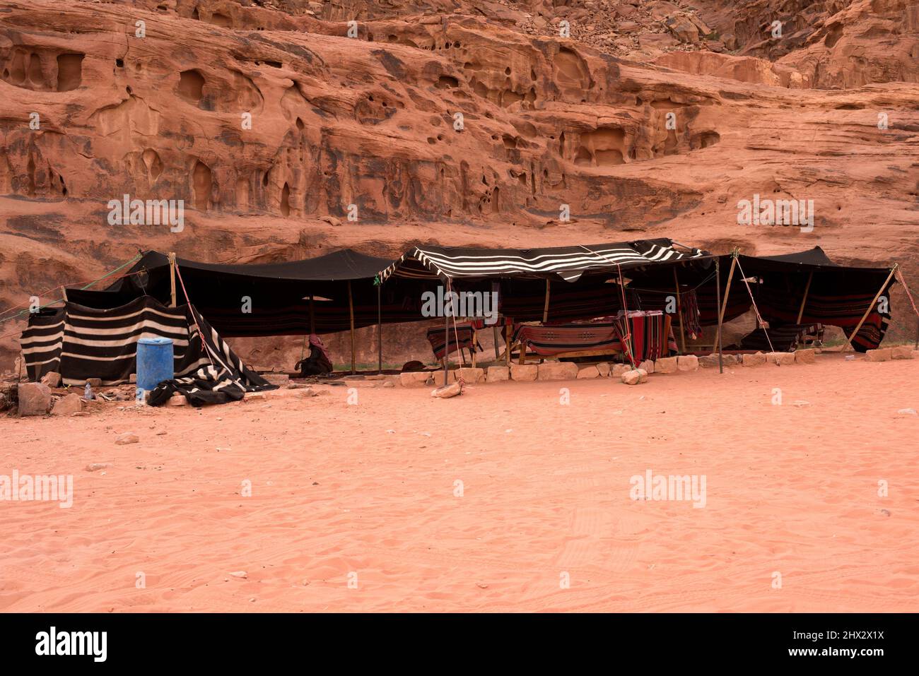 Tenda beduina nel deserto di Wadi Rum, Giordania. Foto Stock