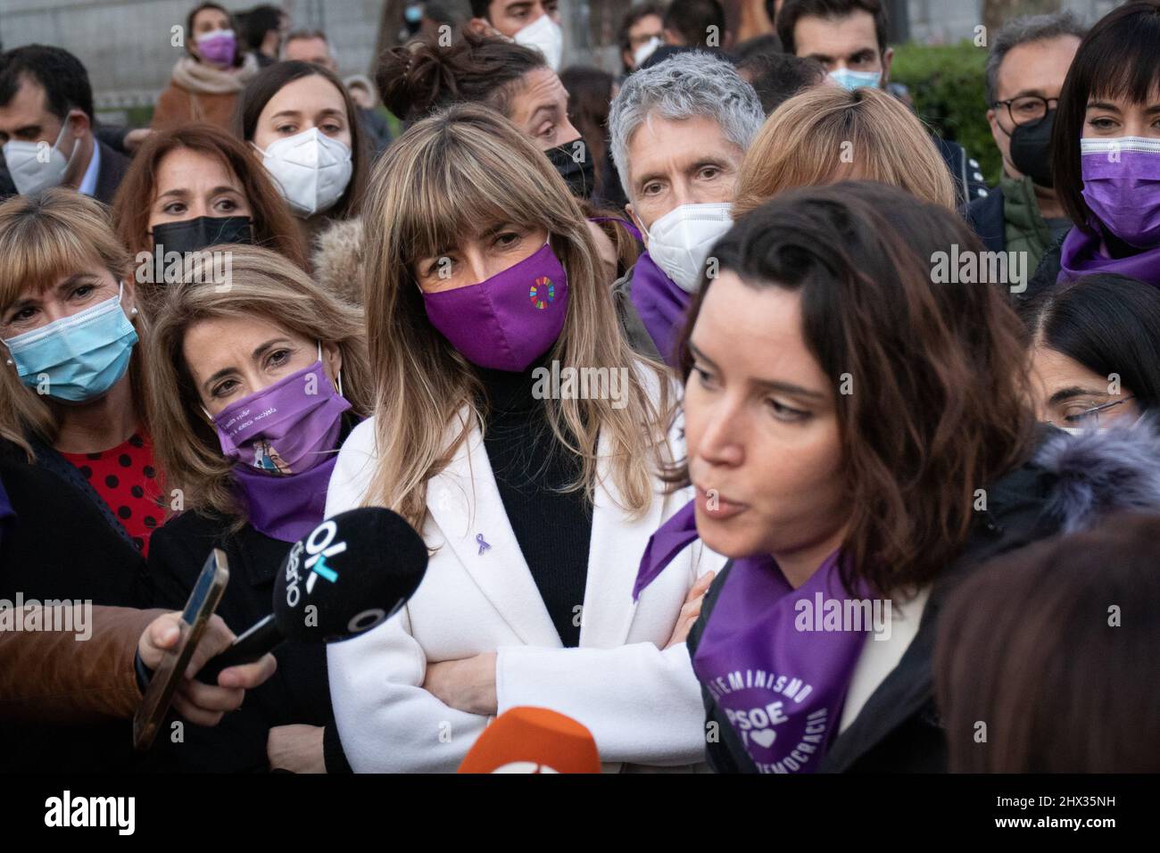 Madrid, Madrid, Spagna. 8th Mar 2022. La moglie del primo ministro Pedro Sanchez, Begoña Gomez (L) alla manifestazione del 8M, Giornata internazionale della donna, a Madrid (Spagna), il 8 marzo, 2022. Una giornata a livello internazionale ha dato voce e visibilità alle donne e la cui data è stata scelta per commemorare la morte di 146 lavoratrici in un incendio in una fabbrica tessile a New York nel 1857. (Credit Image: © Alvaro Laguna/Pacific Press via ZUMA Press Wire) Foto Stock Madrid, Madrid, Spagna. 8th Mar 2022. La moglie del primo ministro Pedro Sanchez, Begoña Gomez (L) alla manifestazione del 8M, Giornata internazionale della donna, a Madrid (Spagna), il 8 marzo, 2022. Una giornata a livello internazionale ha dato voce e visibilità alle donne e la cui data è stata scelta per commemorare la morte di 146 lavoratrici in un incendio in una fabbrica tessile a New York nel 1857. (Credit Image: © Alvaro Laguna/Pacific Press via ZUMA Press Wire) Foto Stock
