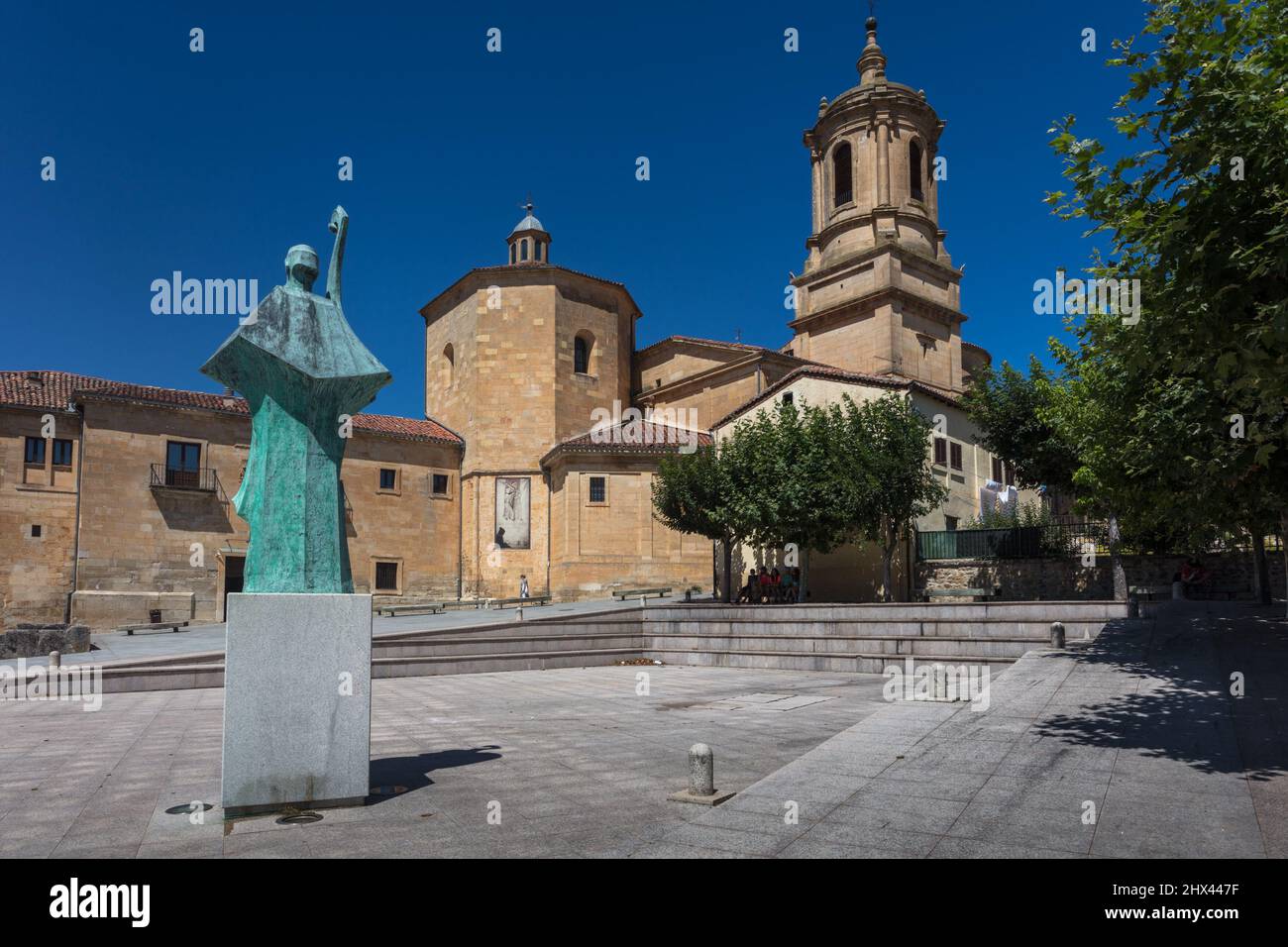 Chiesa del monastero di Santo Domingo de Silos. Canti gregoriani vengono cantati durante la messa dai monaci che vivono nell'abbazia. Burgos. Spagna. Foto Stock