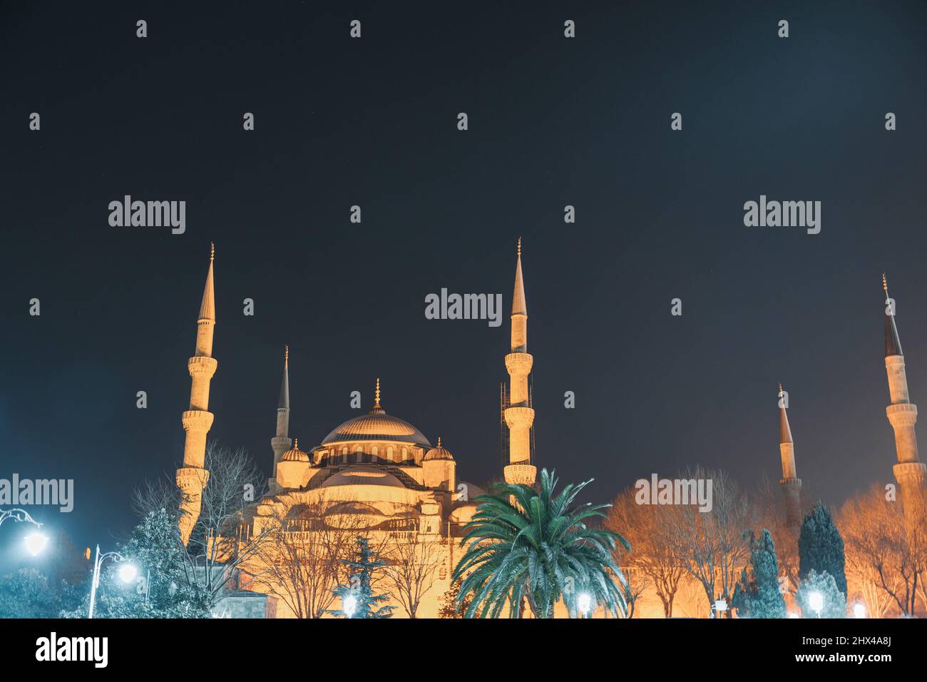 Sultanahmet o Moschea Blu in inverno. Viaggio a Istanbul foto di sfondo. Rumore incluso. Foto Stock