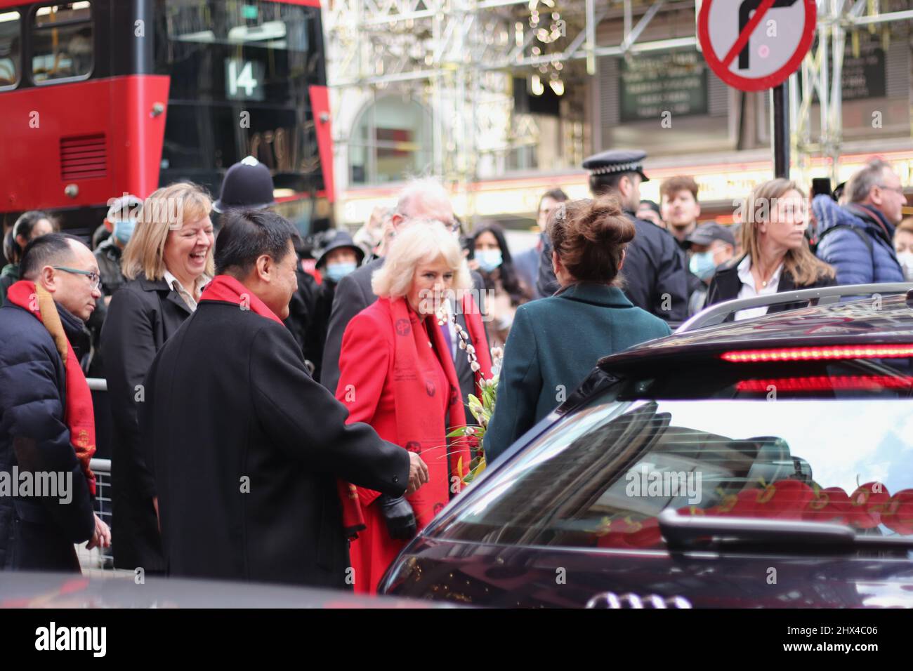 Il Principe di Galles e la Duchessa di Cornovaglia visitano Chinatown di Londra per celebrare l'inizio del nuovo anno lunare 01/02/22 Foto Stock