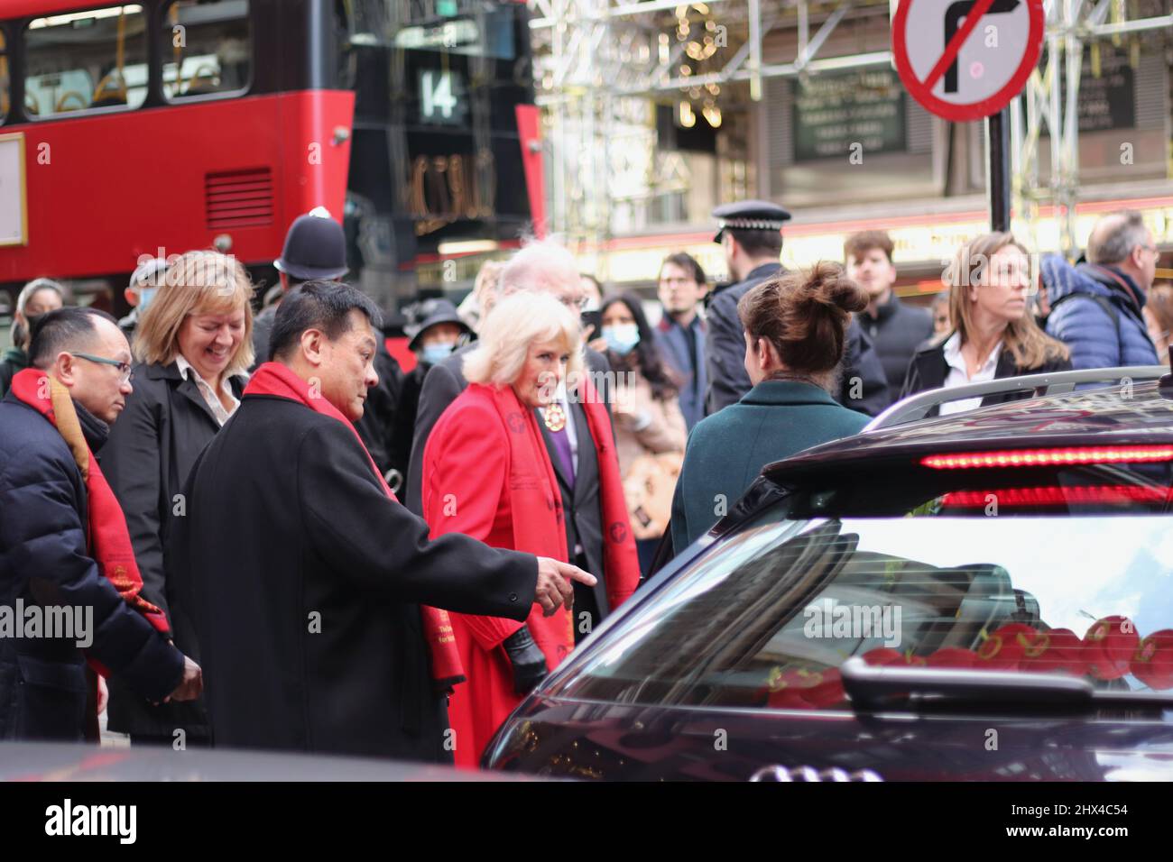 Il Principe di Galles e la Duchessa di Cornovaglia visitano Chinatown di Londra per celebrare l'inizio del nuovo anno lunare 01/02/22 Foto Stock