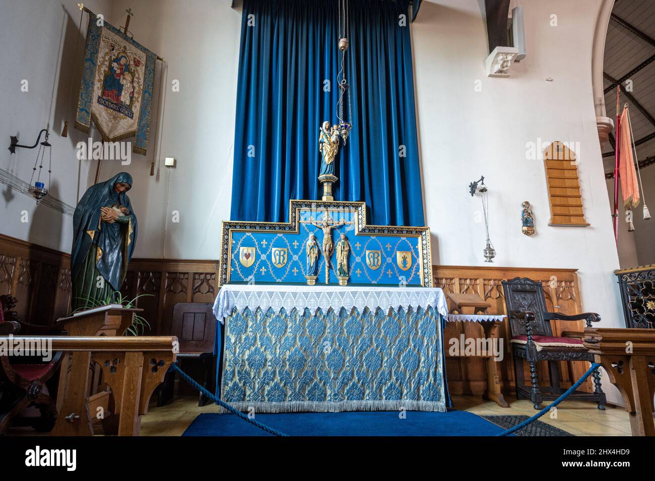 All Saints Church interior, una chiesa anglicana ad Alton, Hampshire, Inghilterra. Si tratta di un edificio classificato di grado II. Foto Stock