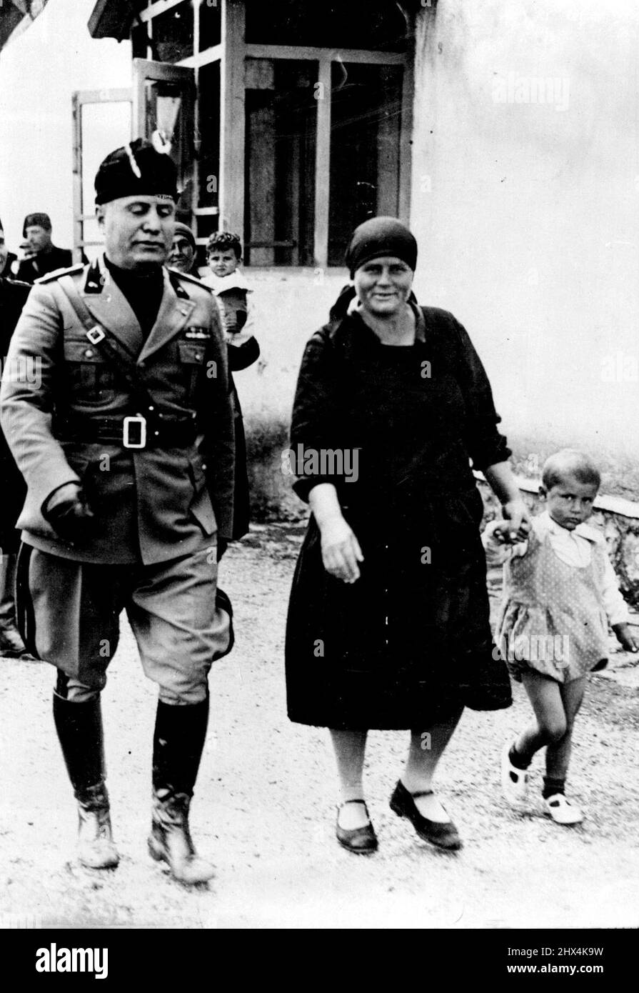 Benito Mussolini - con la moglie e la famiglia - personaggi. Maggio 25, 1936. Foto Stock