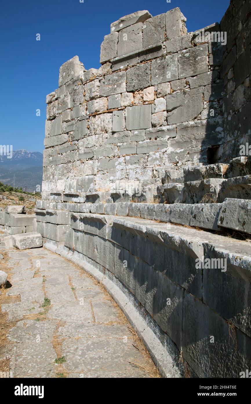 Turchia, vicino Kalkan, Xanthos, un muro nel teatro Foto Stock