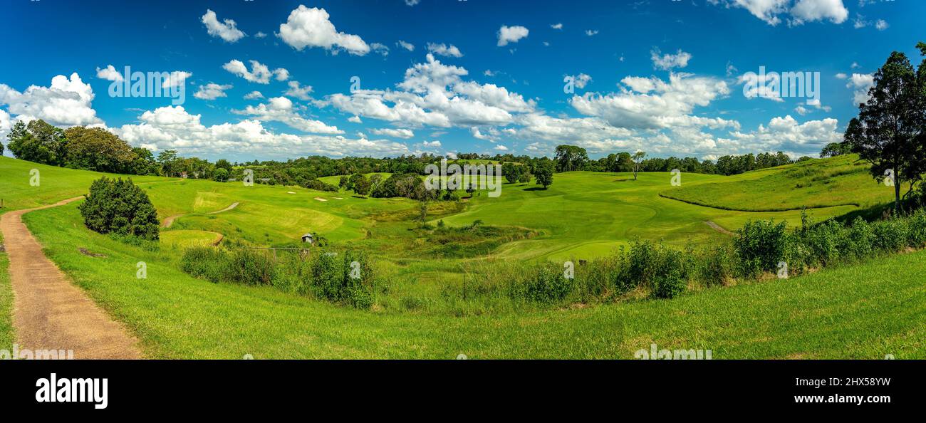 Bellissimo campo da golf verde a Maleny, Queensland, Australia Foto Stock