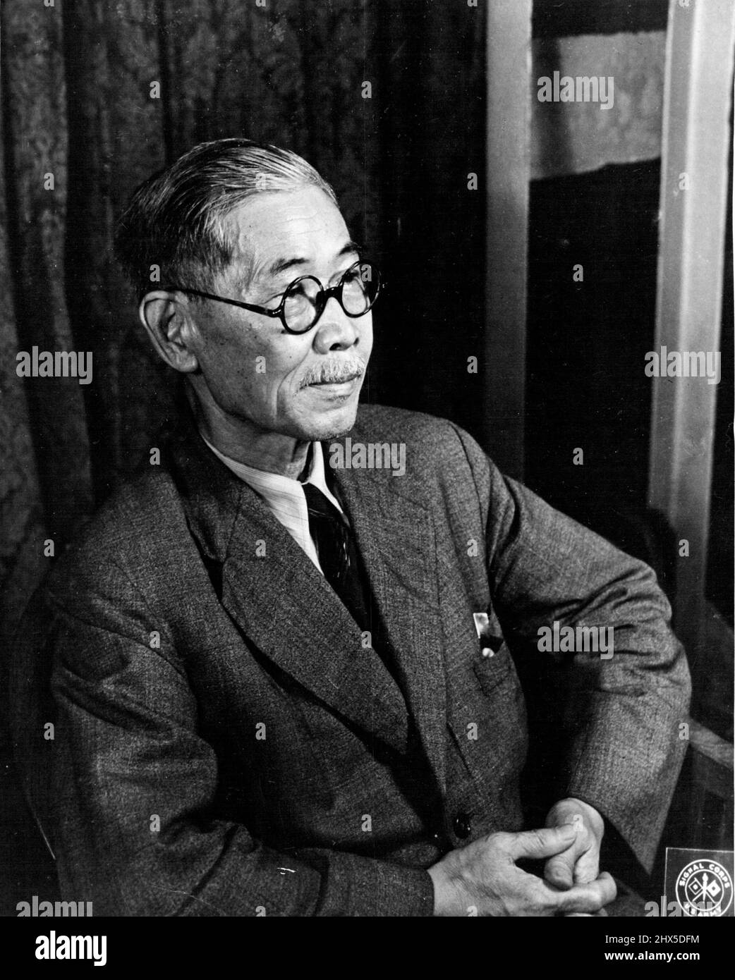 Presunto maggiore criminale di guerra giapponese: Shigenori Togo, ministro degli Esteri sotto Tojo dall'ottobre 1941 al marzo 1942, e sotto Suzuki nel 1945, è uno dei 25 presunti principali criminali di guerra giapponesi in processo presso il Tribunale militare Internazionale per l'Estremo Oriente di Tokyo, Giappone. Agosto 25, 1947. (Foto di McDonald, U.S. Army Signal Corps). Foto Stock