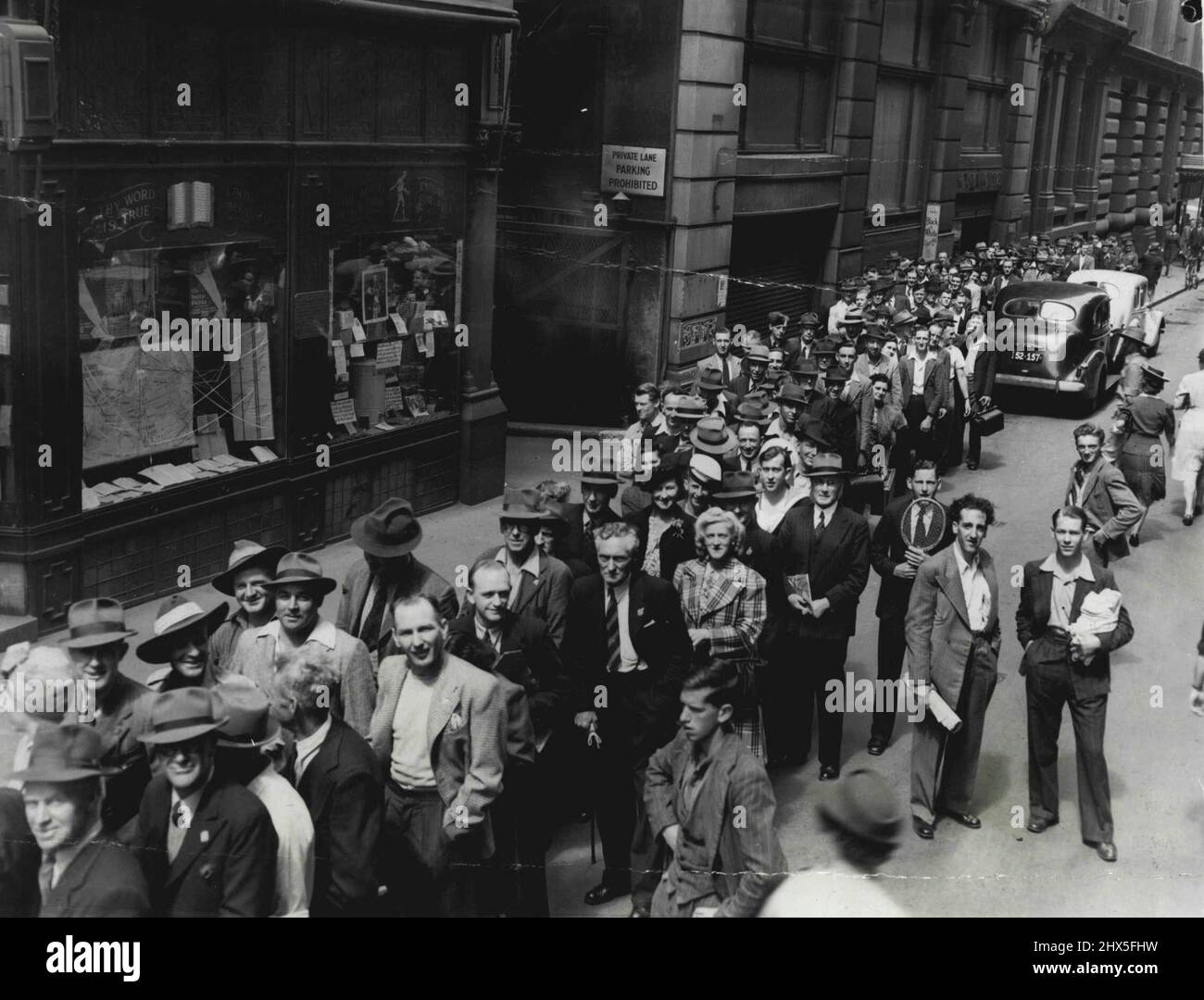 Jon su di Melb. Vicino Queue Hotel ***** . Dicembre 31, 1944. Foto Stock