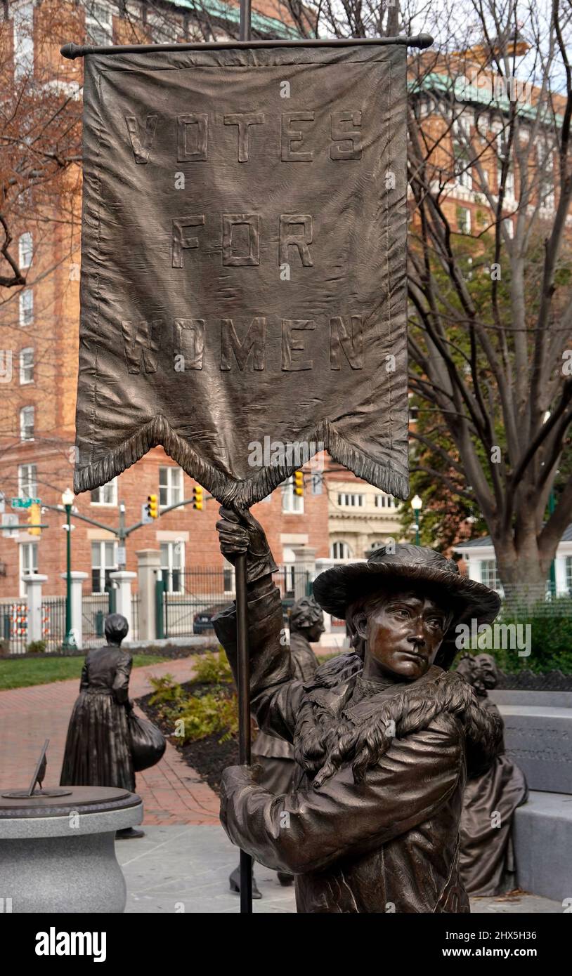 Voci dal Giardino: Il monumento delle Donne della Virginia a Richmond VA Foto Stock