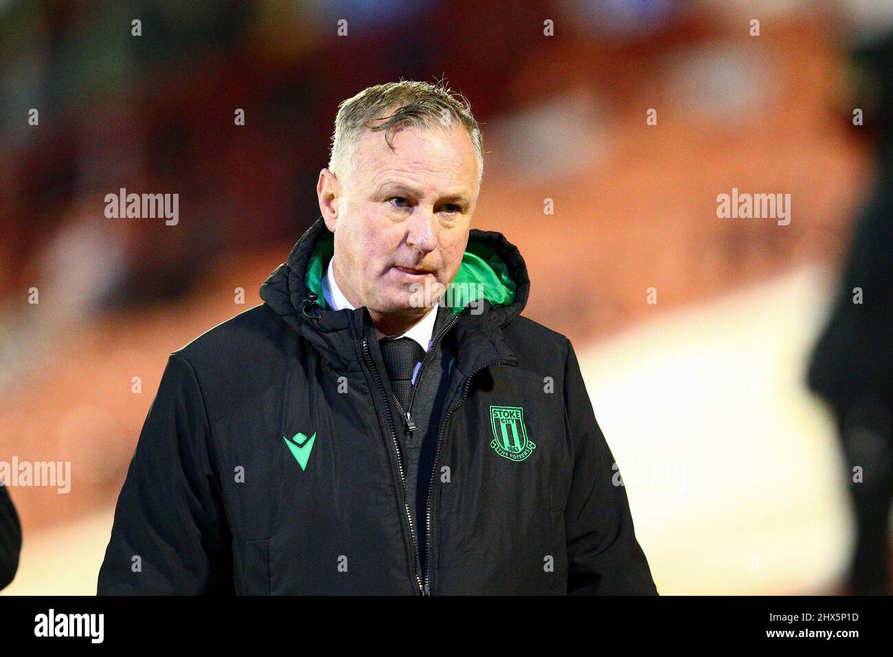 Oakwell, Barnsley, Inghilterra - 8th marzo 2022 Michael o'Neill Manager di Stoke a metà tempo - durante la partita Barnsley / Stoke City, Sky Bet EFL Championship 2021/22, a Oakwell, Barnsley, Inghilterra - 8th marzo 2022, Credit: Arthur Haigh/WhiteRosePhotos/Alamy Live News Foto Stock