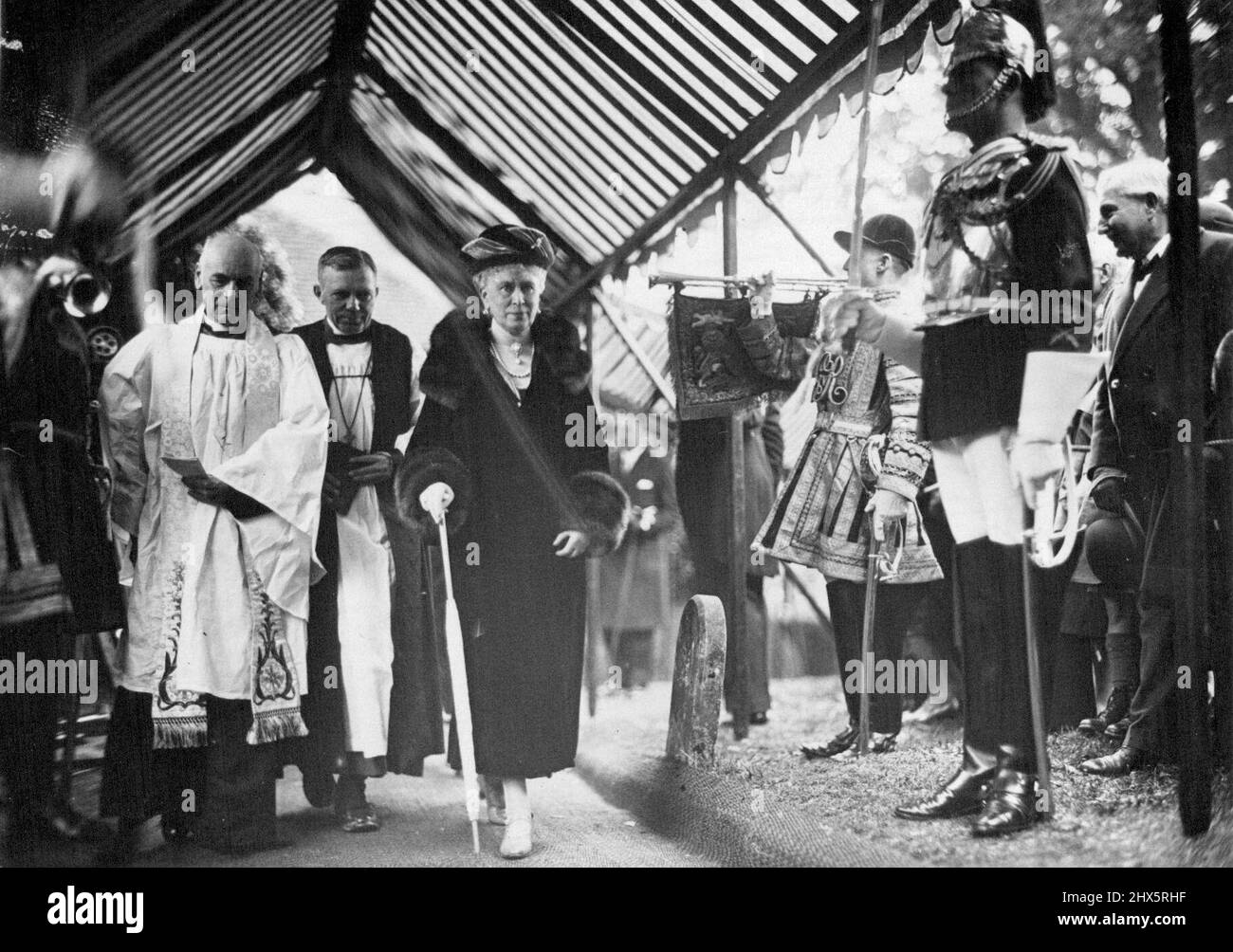 Matrimonio di Lady May Cambridge - la Regina arriva per la cerimonia. Gennaio 06, 1932. (Foto di Central News). Foto Stock