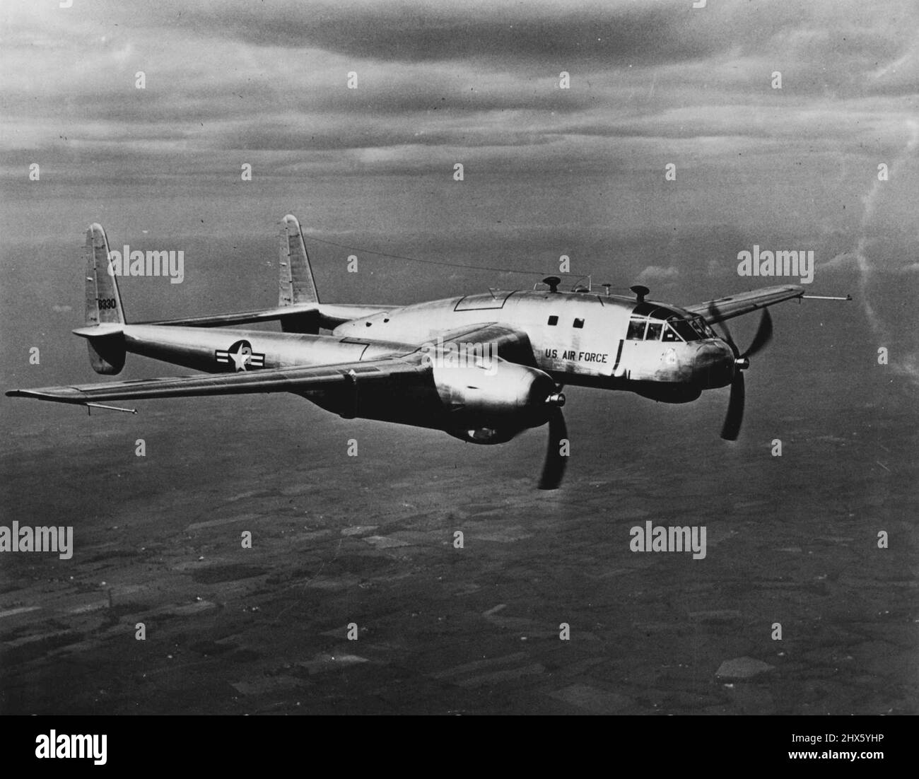 Il facchino XC-120, senza vano di carico rimovibile. Un velivolo di trasporto staccabile-fusoliera è stato dimostrato recentemente dall'aeronautica degli Stati Uniti a Hagerstown, Maryland. Noto come Fairchild XC-120 Packplane, il monoplano ad ala alta, a doppia inginatura, trasporta un 'pod' rimovibile che può trasportare 36 pazienti di figliata, 64 truppe completamente equipaggiate, o 20.000 libbre di carico. Durante il funzionamento, gli aeroplani sono progettati per volare in un'area in avanti, avere la fusoliera o 'pod' staccata in una questione di min Foto Stock