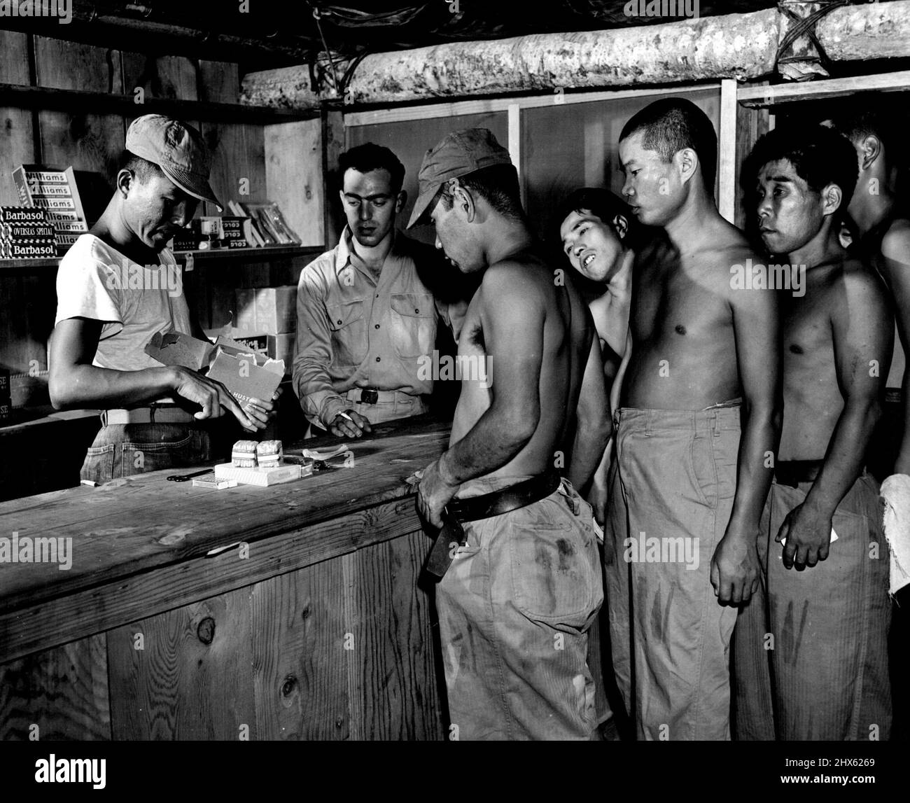 Japanese Pow (Sydney). Ottobre 13, 1945. (Foto della fotografia ufficiale della Marina degli Stati Uniti).;Pow giapponese (Sydney). Foto Stock