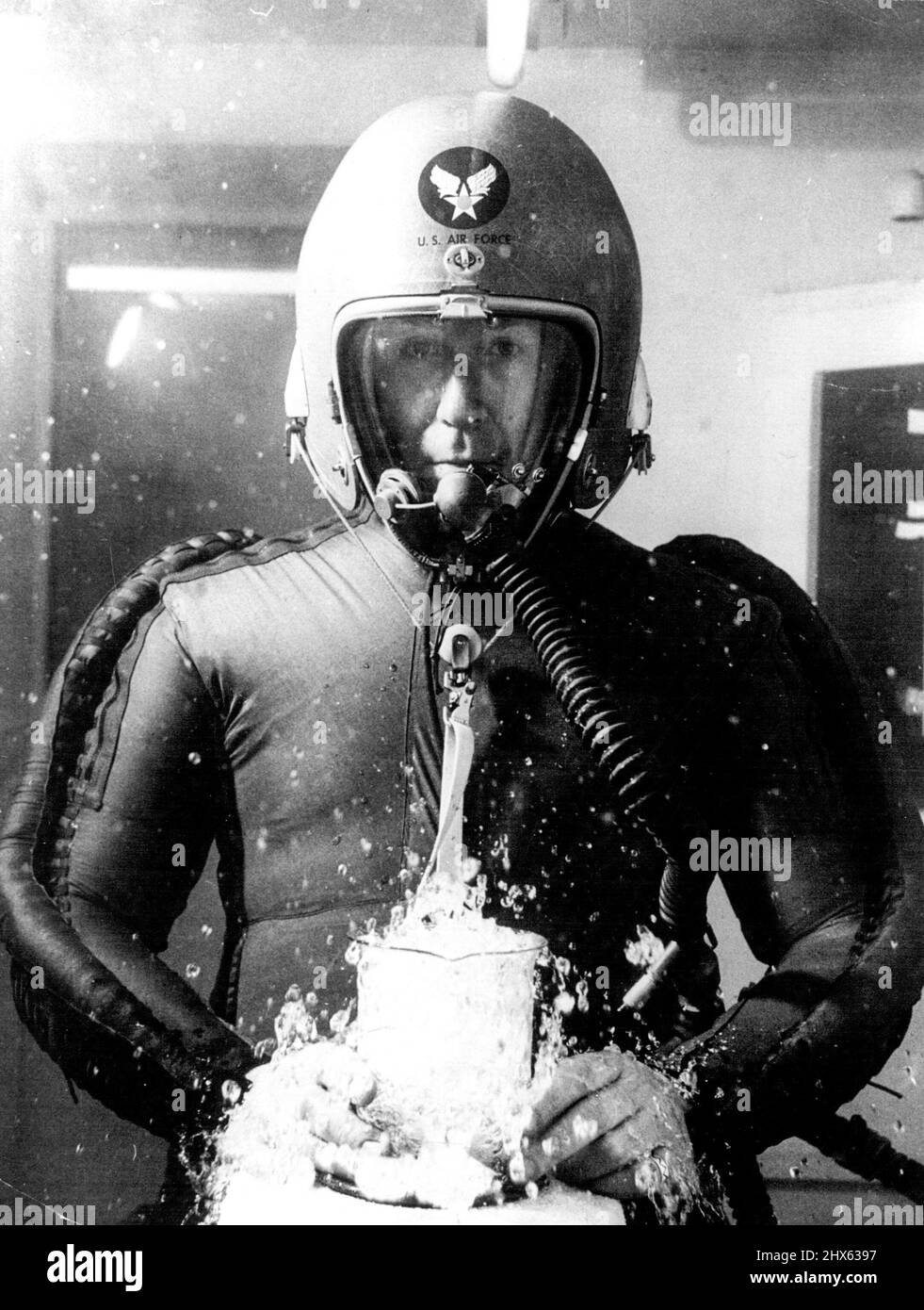 447 - Abiti spaziali - Aviazione. Dicembre 7, 1955. Foto Stock