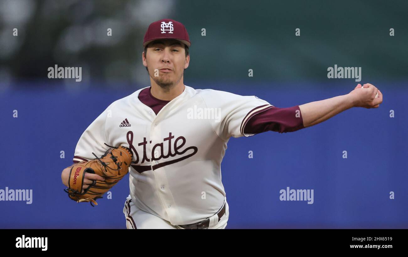 Biloxi, Mississippi, USA. 09th Mar 2022. Mississippi state Bulldogs Pitcher Cameron Tullar (45) durante la seconda partita della serie di baseball Hancock-Whitney Classic College, tra i Texas Tech Red Raiders e i Mississippi state Bulldogs all'MGM Park di Biloxi, Mississippi. Bobby McDuffie/CSM/Alamy Live News Foto Stock