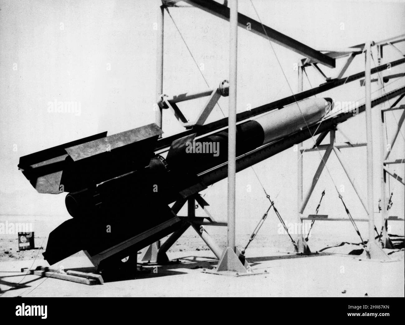 88 'Stovepipe volante' - motori a getto e getti di RAM. Febbraio 11, 1948. (Foto di stampa associata). Foto Stock