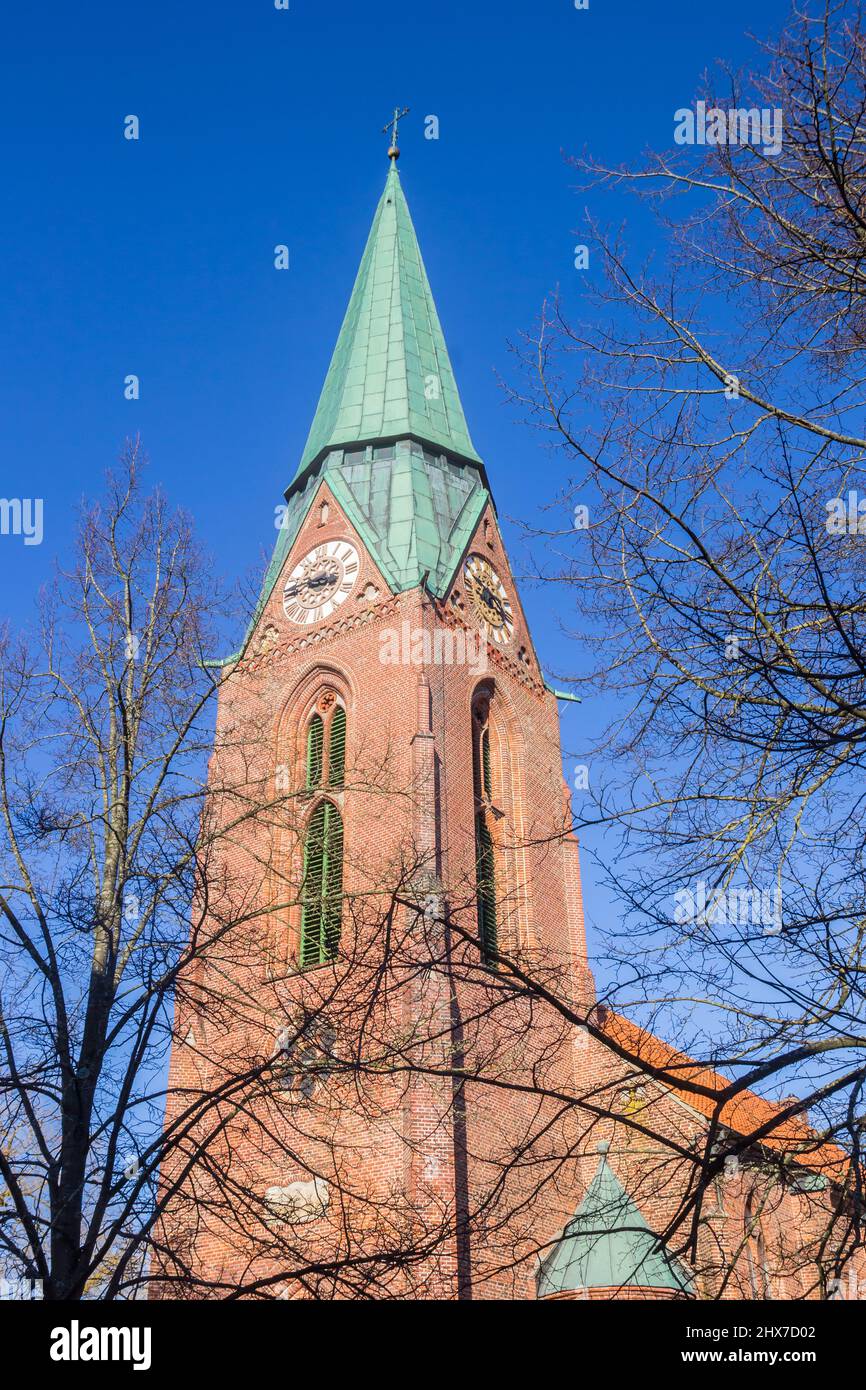 Torre della storica chiesa di San Jacobi a Bad Bederkesa, Germania Foto Stock