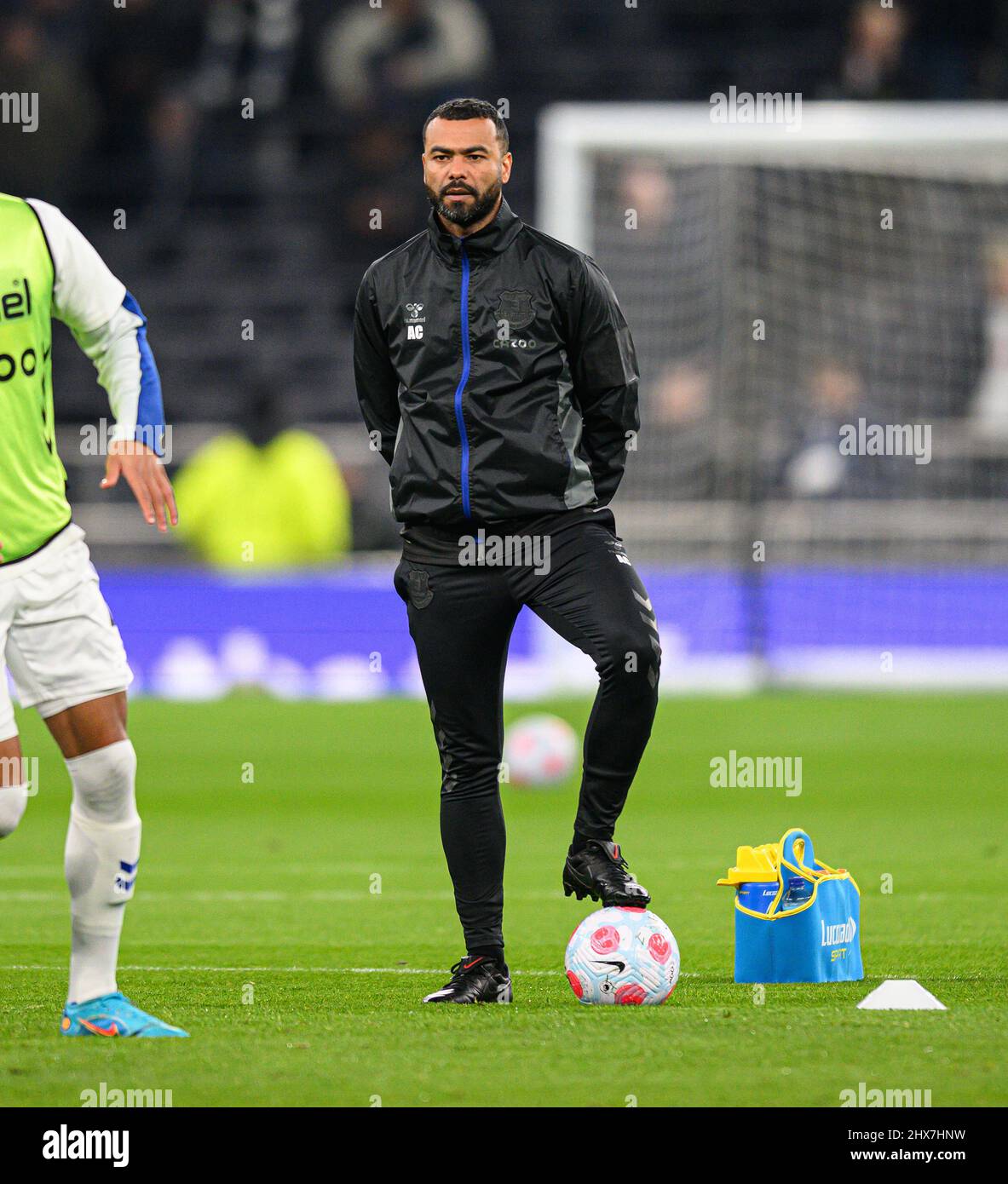 07 Marzo 2022 - Tottenham Hotspur v Everton - Premier League - Tottenham Hotspur Stadium Everton First Team Coach Ashley Cole Before the Premier Leag Foto Stock