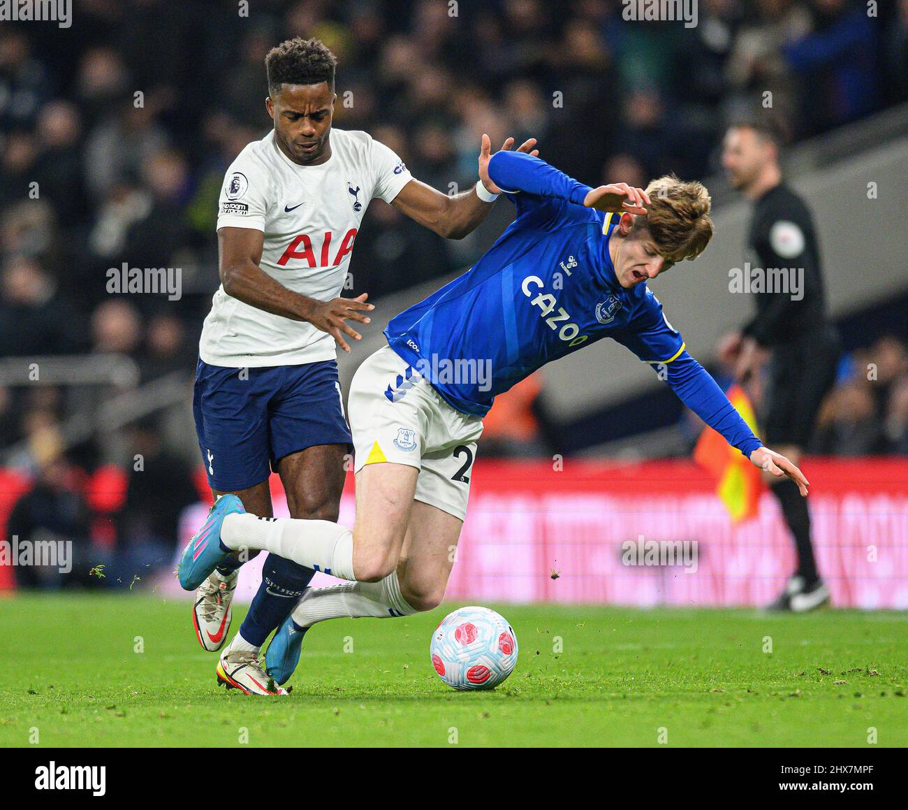 07 marzo 2022 - Tottenham Hotspur v Everton - Premier League Tottenham Hotspur's Ryan Sessegnon batte con Anthony Gordon Foto Stock