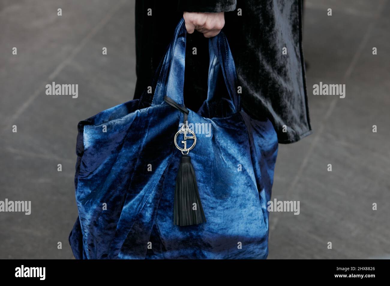 Giorgio armani bag immagini e fotografie stock ad alta risoluzione - Alamy