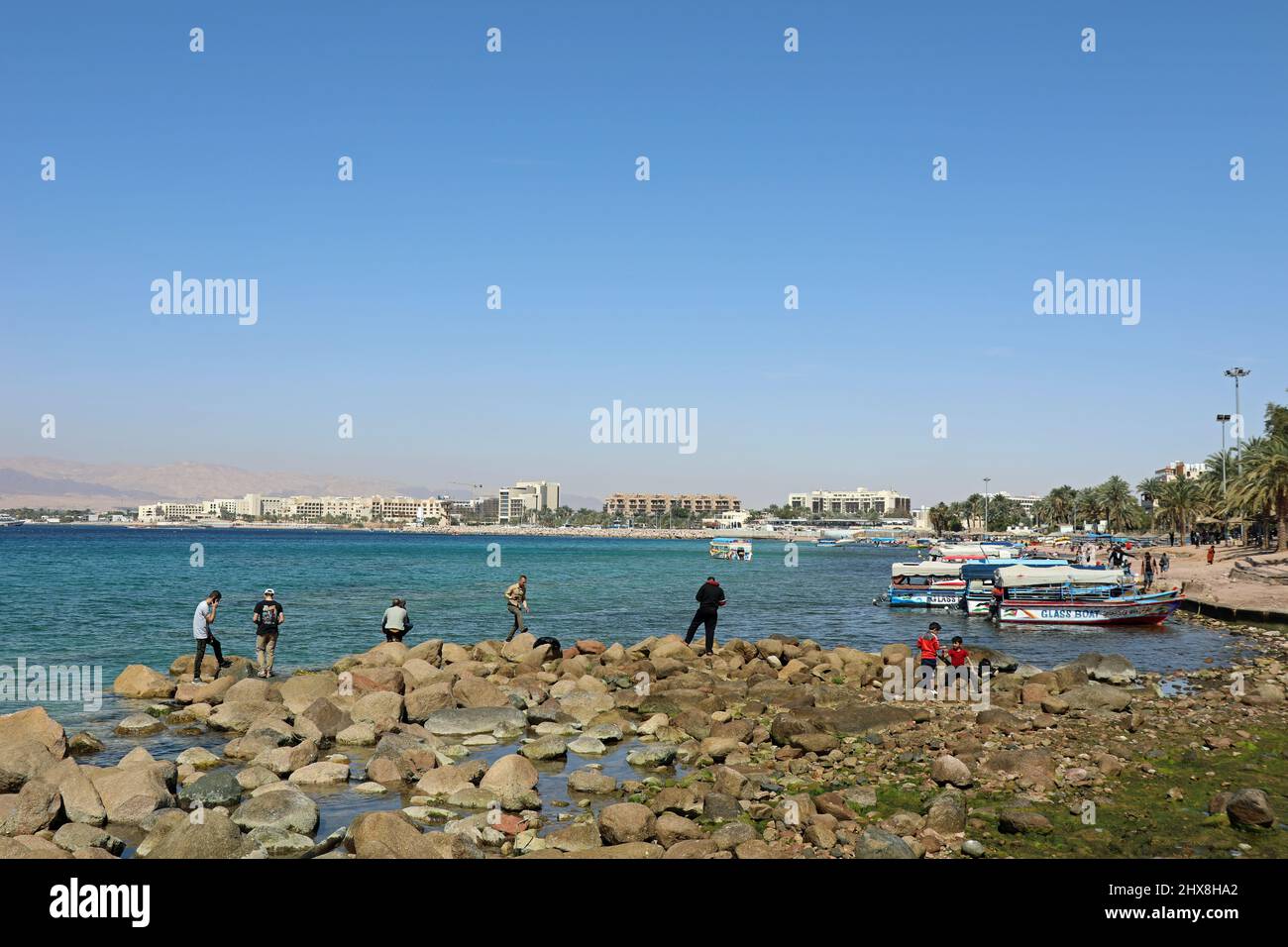 Beachcomers ad Aqaba in Giordania Foto Stock