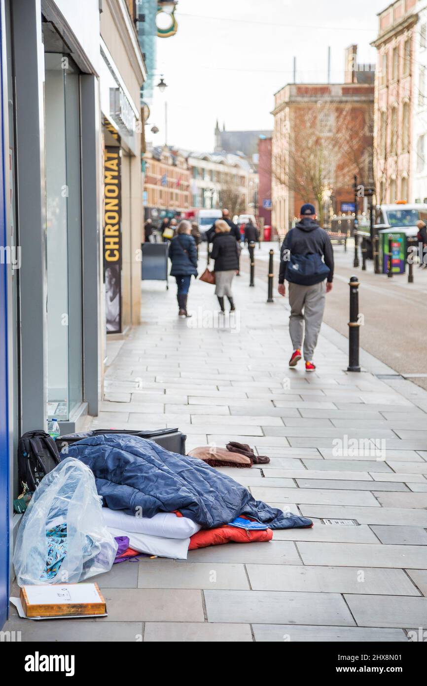 Worcester, Regno Unito - dormire in modo irregolare. Foto Stock