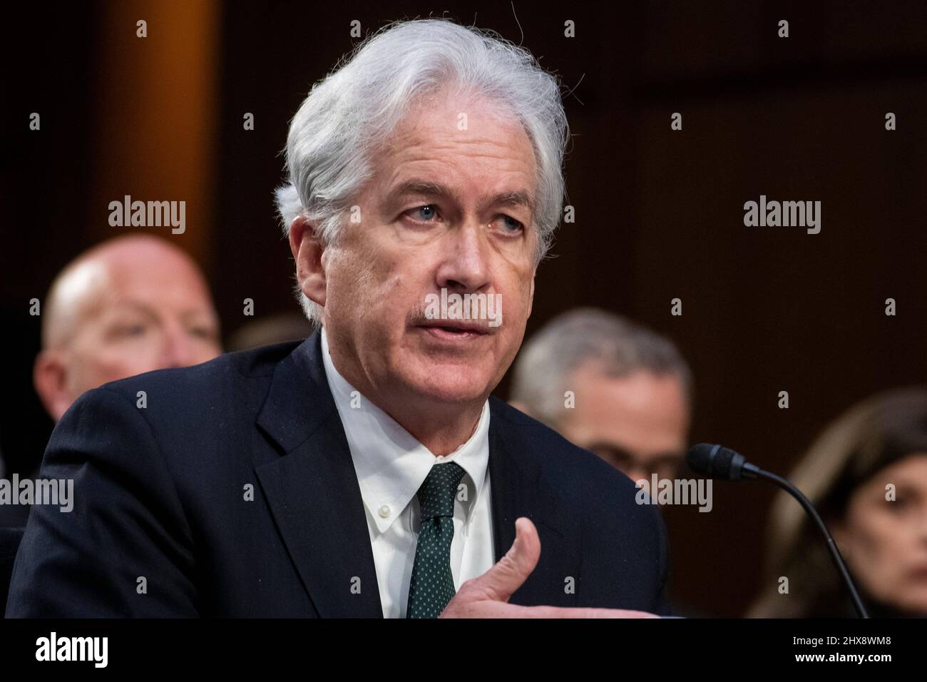 Washington DC, USA . 10th Mar 2022. William Burns, Direttore dell'Agenzia Centrale di intelligenza risponde alle domande dei senatori durante un'audizione del Comitato di selezione del Senato sull'intelligenza per esaminare le minacce di tutto il mondo, nell'edificio dell'ufficio del Senato di Hart a Washington, DC, Giovedi, 10 marzo 2022. Credit: Rod Lammey/CNP /MediaPunch Credit: MediaPunch Inc/Alamy Live News Foto Stock