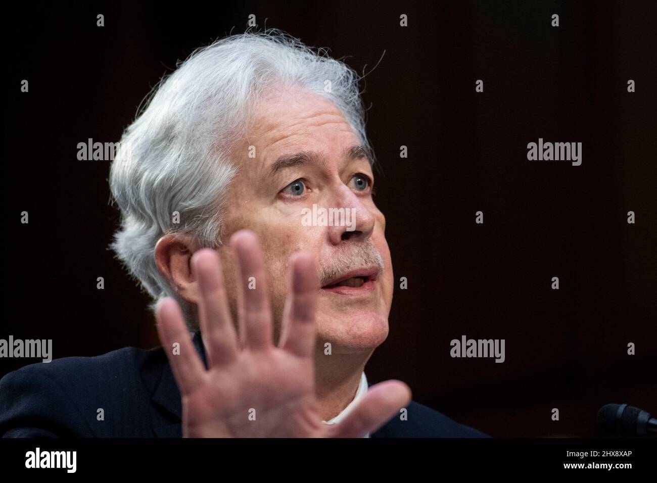 Washington DC, USA . 10th Mar 2022. William Burns, Direttore dell'Agenzia Centrale di intelligenza risponde alle domande dei senatori durante un'audizione del Comitato di selezione del Senato sull'intelligenza per esaminare le minacce di tutto il mondo, nell'edificio dell'ufficio del Senato di Hart a Washington, DC, Giovedi, 10 marzo 2022. Credit: Rod Lammey/CNP /MediaPunch Credit: MediaPunch Inc/Alamy Live News Foto Stock