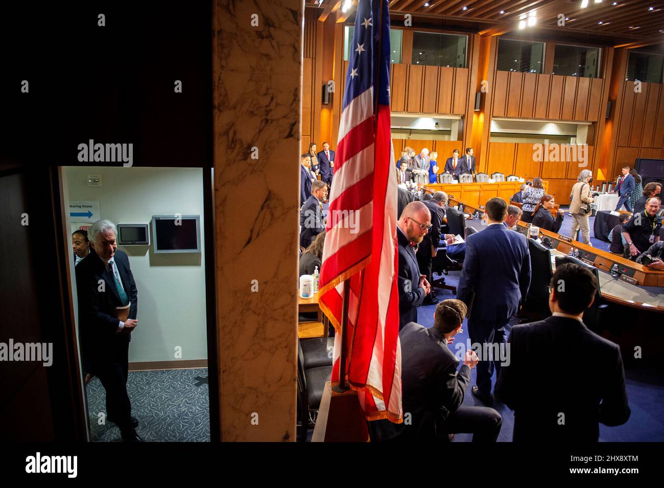 Washington DC, Stati Uniti. 10th Mar 2022. William Burns, direttore della Central Intelligence Agency arriva per un Comitato di selezione del Senato sull'audizione di intelligence per esaminare le minacce a livello mondiale, nell'edificio dell'ufficio del Senato di Hart a Washington, DC, giovedì 10 marzo 2022. Credit: Rod Lammey/CNP/dpa/Alamy Live News Foto Stock
