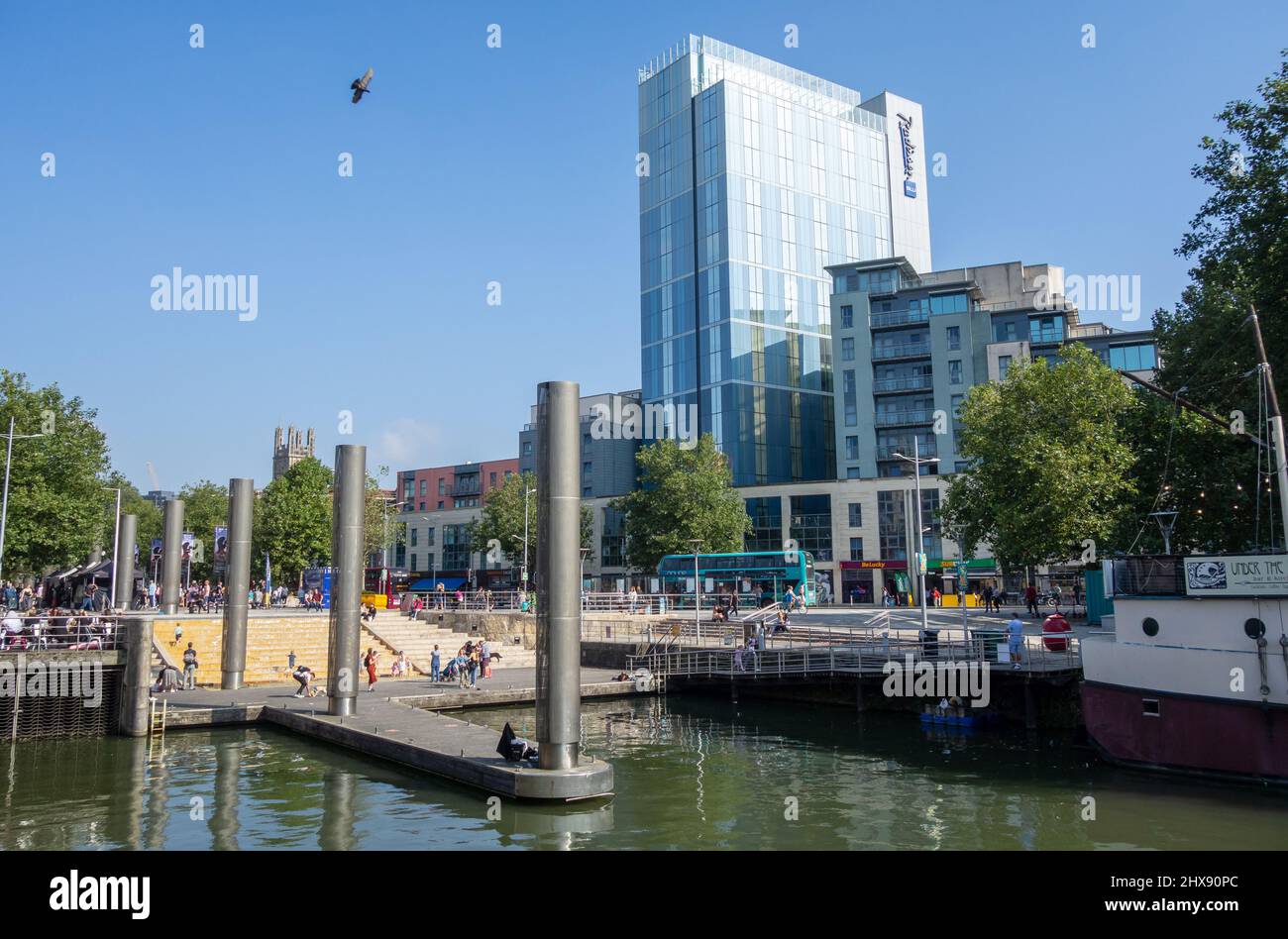 BRISTOL, Regno Unito - 18 SETTEMBRE 2021 Bristol Floating Harbour e Water Steps area Foto Stock