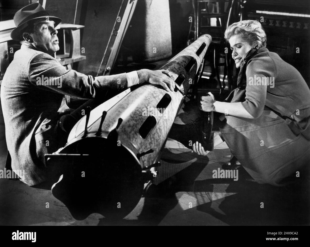 Fred MacMurray, Nancy Olson, on-set del film, 'il professore assente-Minded', Walt Disney Productions, Buena Vista Distribution, 1961 Foto Stock