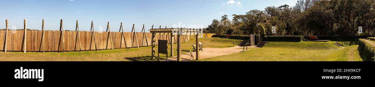 Panorama dell'interno dello storico Fort Caroline a Timucua Riserva ecologica e storica a Jacksonville, Florida. Foto Stock