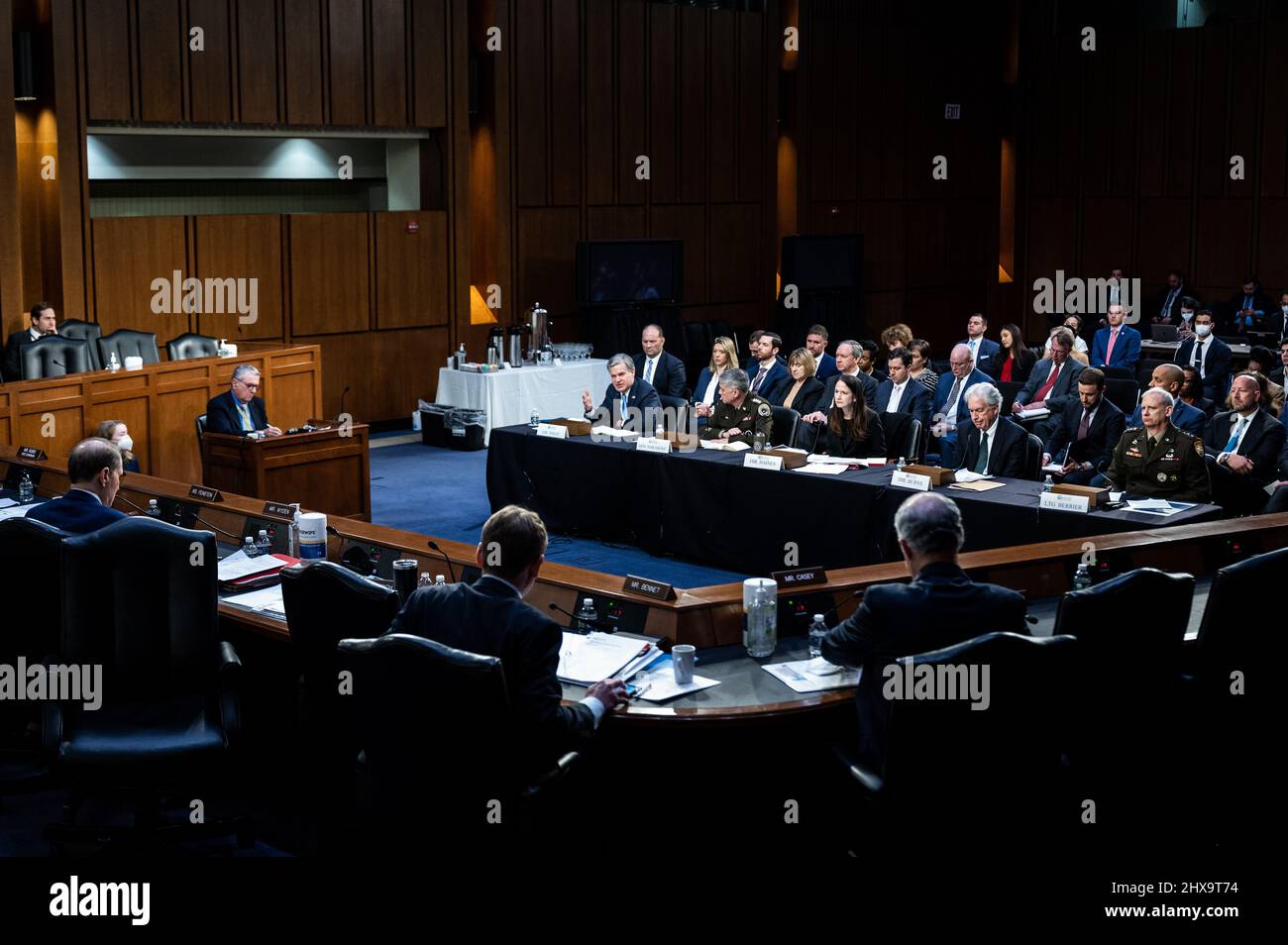 Washington DC, Stati Uniti. 10th Mar 2022. Christopher Wray, direttore del Federal Bureau of Investigation, parla a un'audizione del Senato Intelligence Committee. Credit: SOPA Images Limited/Alamy Live News Foto Stock