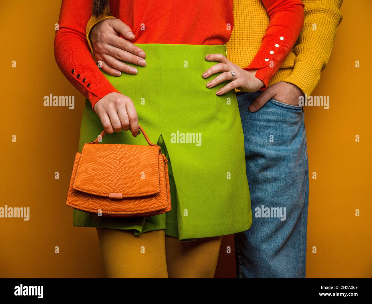Uomo e donna in colori cromatici Foto Stock