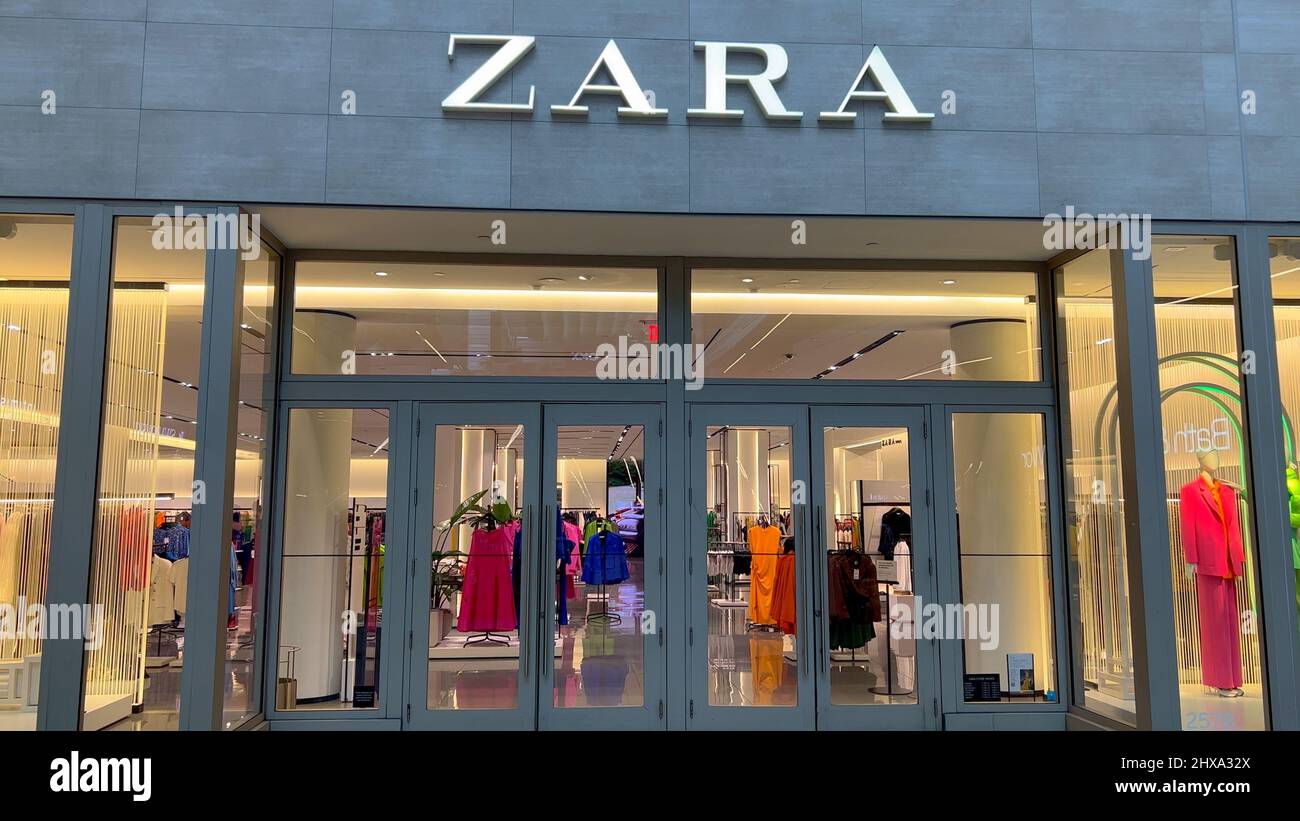 Zara store usa immagini e fotografie stock ad alta risoluzione - Alamy