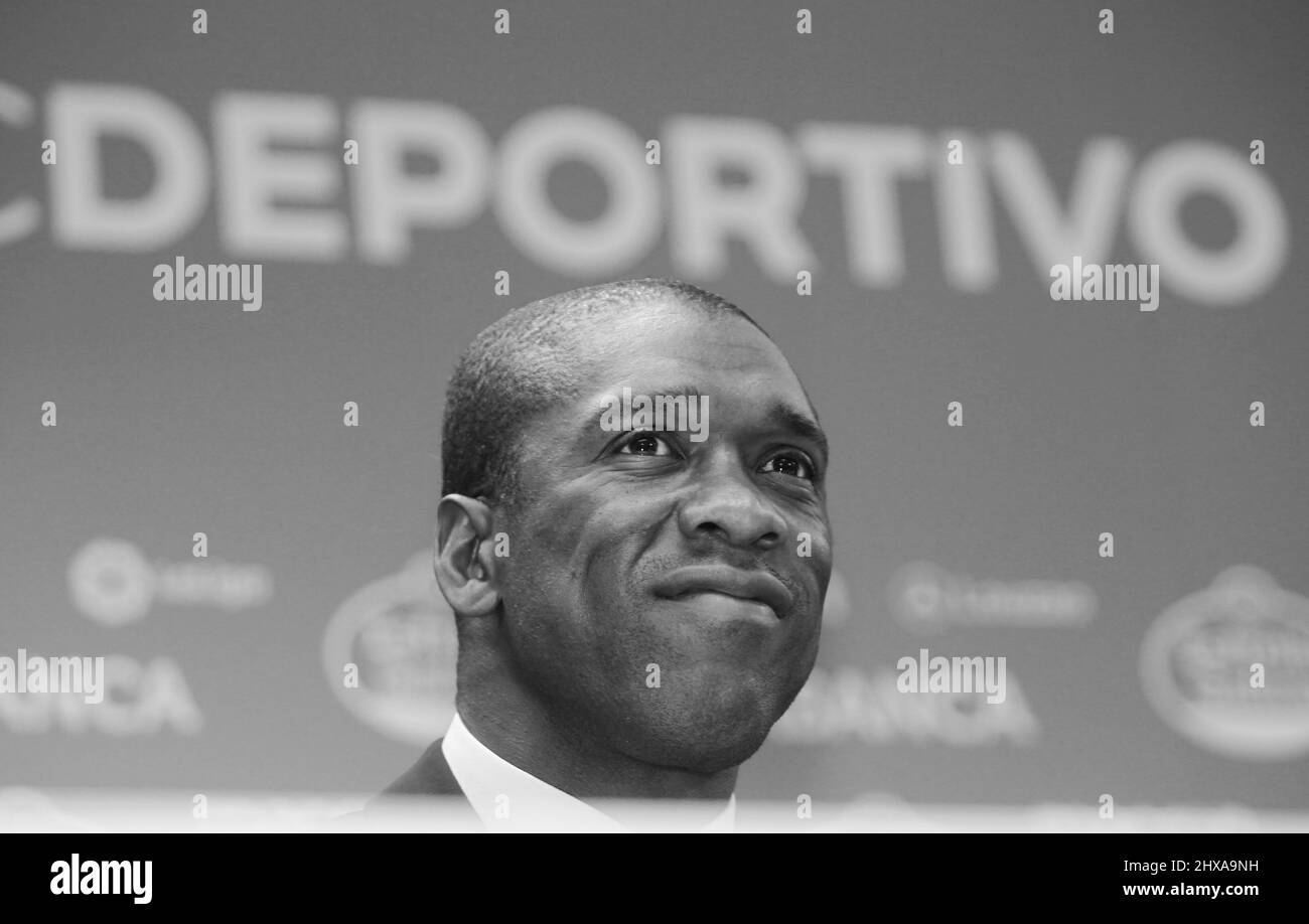 La Coruña,Spain.February 05, 2018. Presentazione di Clarence Seedorf come nuovo allenatore di Deportivo de la Coruña allo stadio Riazor Foto Stock