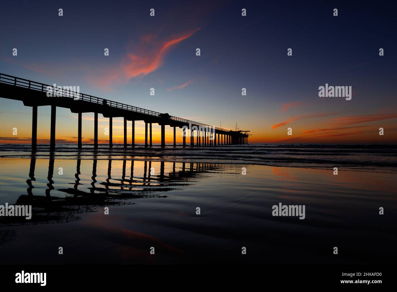 La JOLLA, CALIFORNIA. Febbraio 9, 2021. Scripps Pier al tramonto. Foto: Mark Johnson/Ironstring Foto Stock