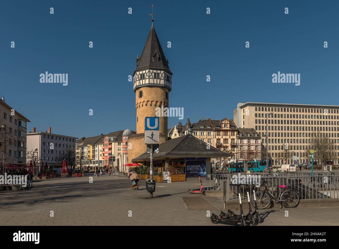 Ex torre di avvistamento Bockenheimer Warte, un punto di riferimento di Francoforte. Assia, Germania Foto Stock
