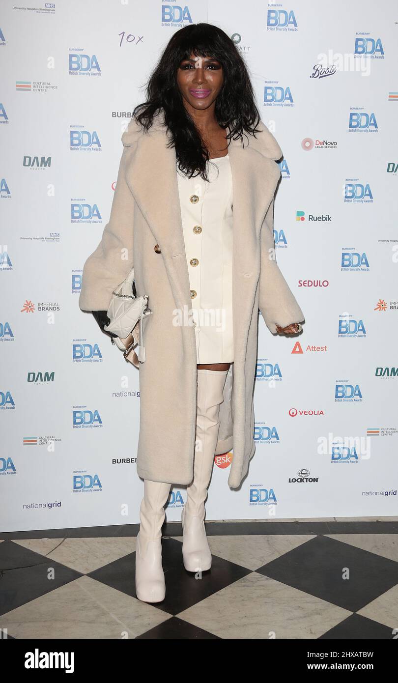 10 marzo 2022 - Londra, Inghilterra, Regno Unito - Sinitta partecipa al Burberry British Diversity Awards, De Vere Grand Connaught Rooms Foto Stock