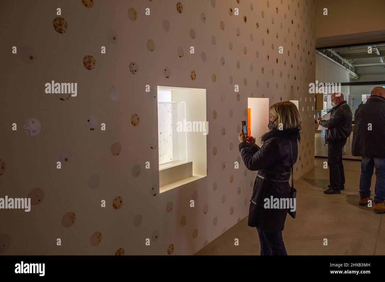 02/22/2022 - Italia, Milano, Pirelli Hangar Bicocca presenta la mostra 'Metaspore' dell'artista coreano Anicka Yi. Foto Stock