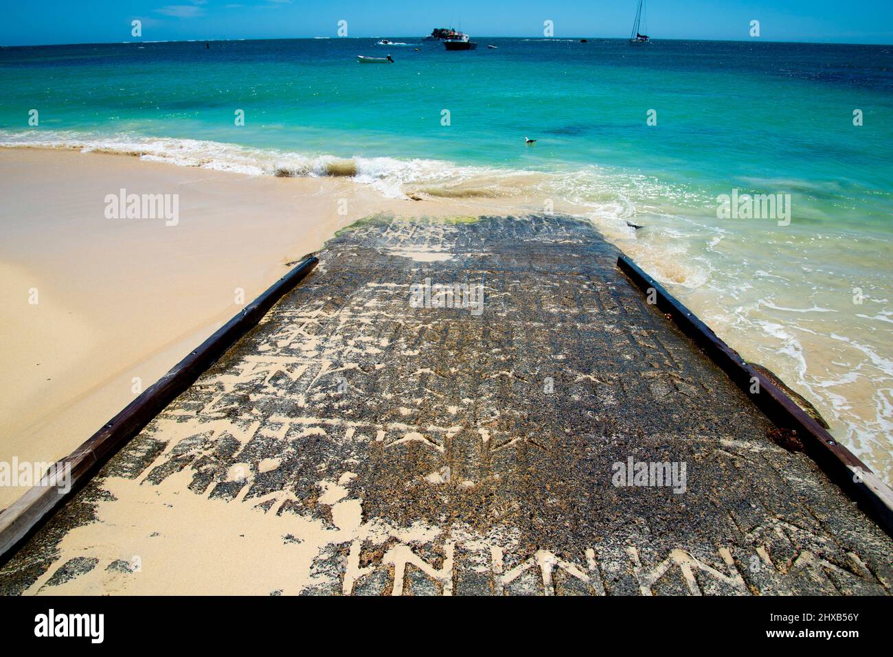 Rampa di barche sulla spiaggia Foto Stock