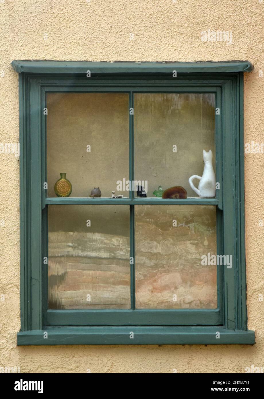 ornamenti in casa finestra, suffolk, inghilterra Foto Stock